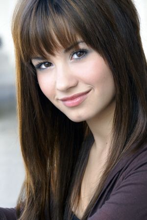 demi-lovato-smiles.jpg